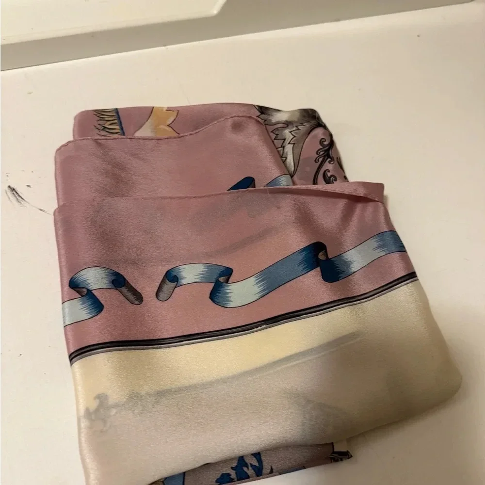 Echo scarf .Perfect colors chic and elegant . In great condition silk scarf